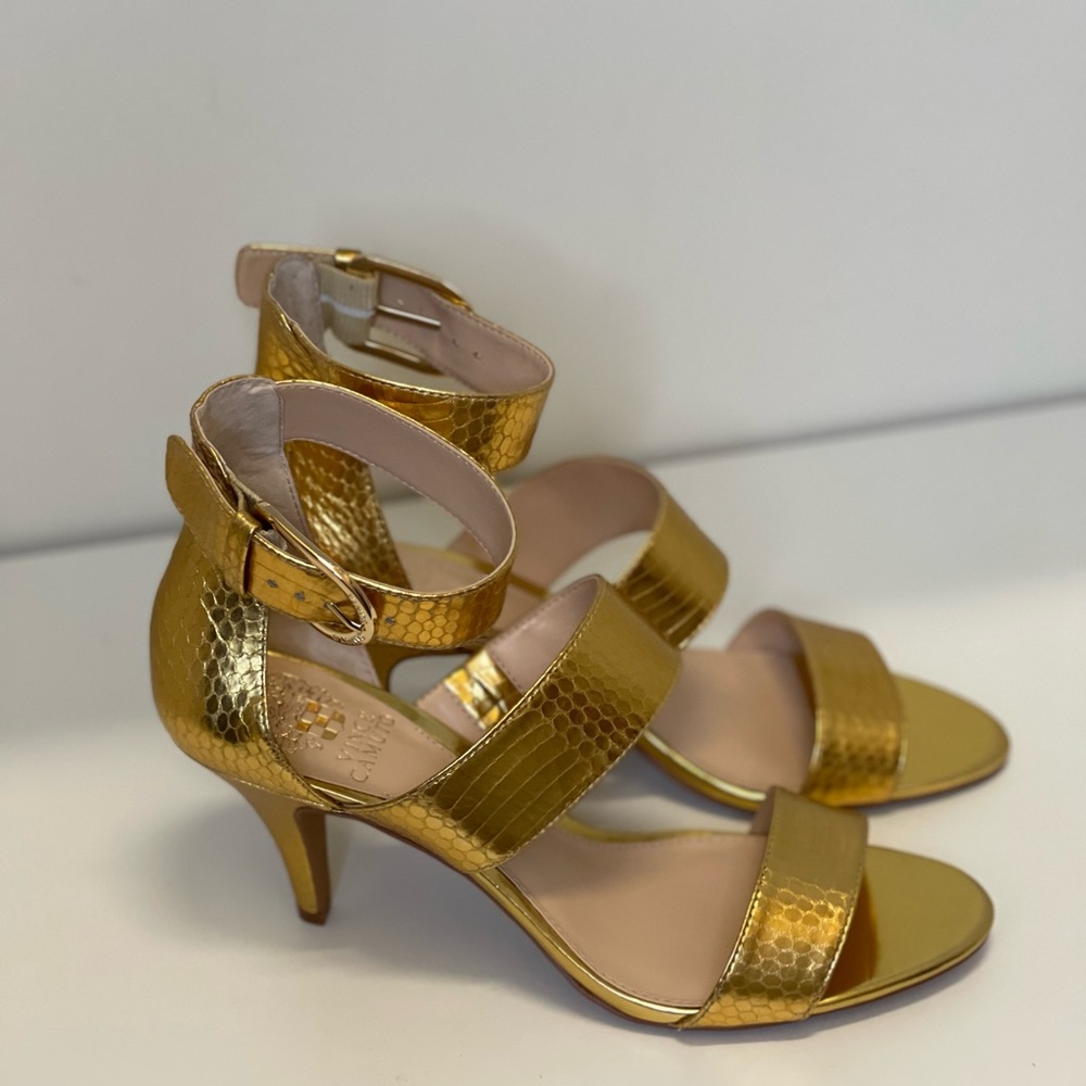 Vince Camuto Masen Leather Mid Heel Sandal in Gold Snake Size 8.5
